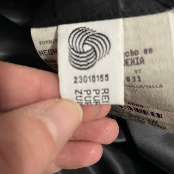 HUGO BOSS wool and cashmere coat in pristine condition (size 56) - Picture 12 of 13